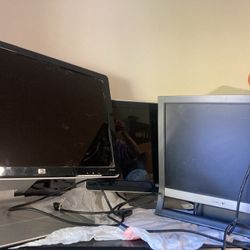 2 Monitor Computer HP & 1 Sony each $100