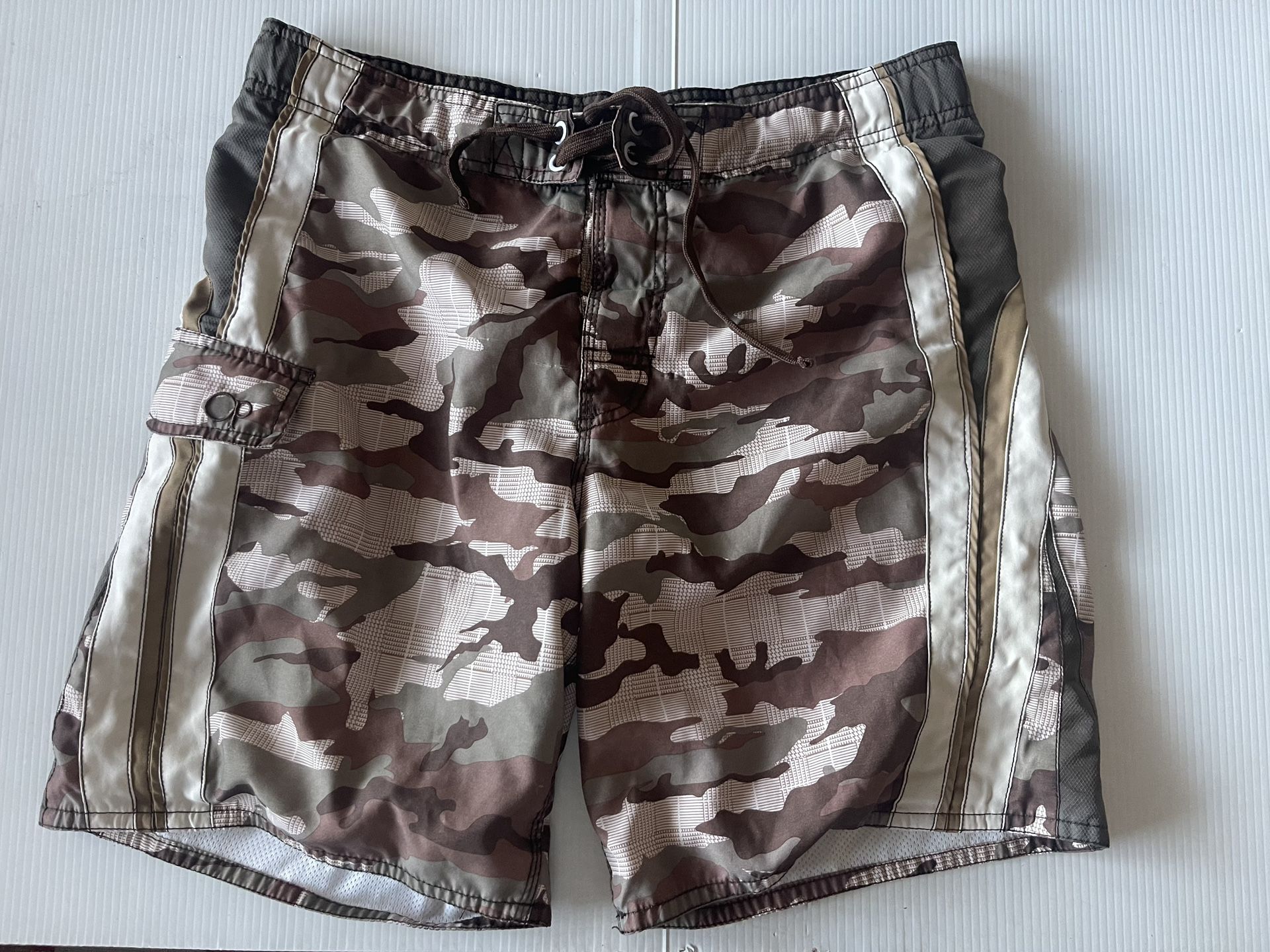 Men’s Camouflage Swim Trunks/Trunks Size Medium (32-34) By OP