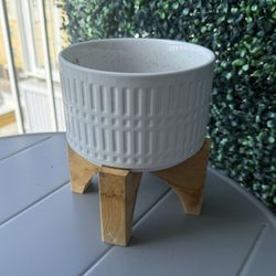 7” Raised Ceramic Plant Holder - White