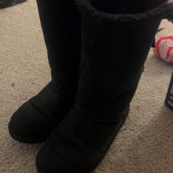 Black Uggs 