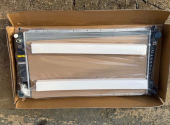 New Radiator Ford F150 F250 Expedition Navigator