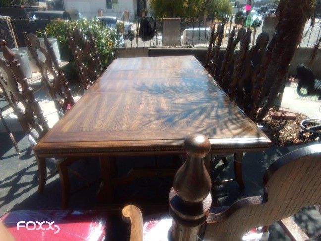 Oak Table And Chairs