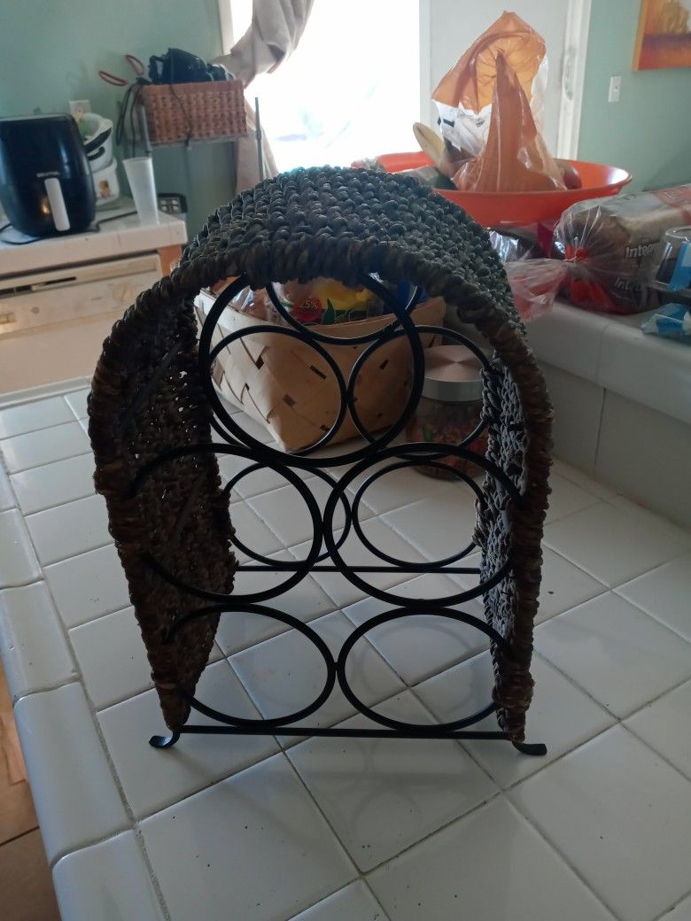 Wine Battles Rack