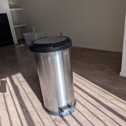 40 Litre Trash Can 