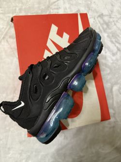 NIKE AIR VAPORMAX PLUS