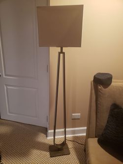 FLOOR LAMP