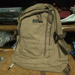 New With Tags Coleman Urban Hiker Backpack With Exterior Pockets