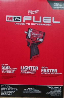 Milwaukee M12 FUEL 3/8" Stubby Impact Wrench