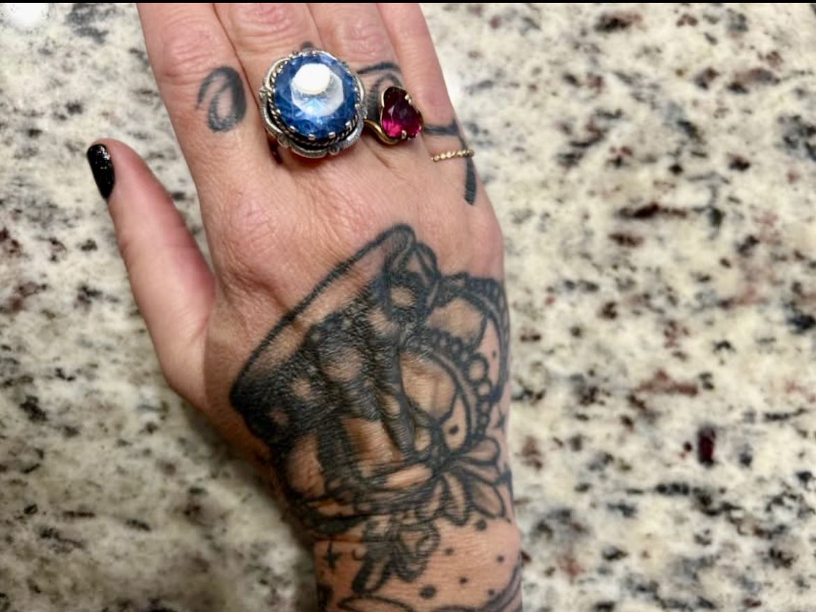 10 Carat blue sapphire ring