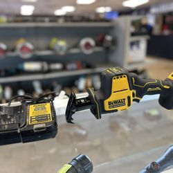 Dewalt Compact Reciprocating Saw With Battery And Charger 
