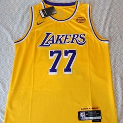 Luka Doncic Los Angeles Lakers Men's Medium Stitched Jersey 