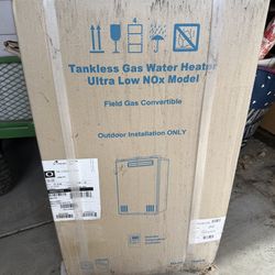 Takagi Tankless Water heater 140K BTU
