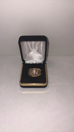 32-5861-1 10KYG MASONIC RING