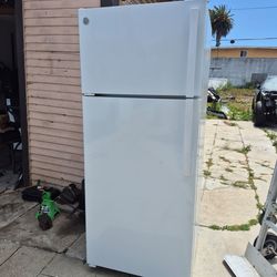 Apartment Size Fridge like new condition $240