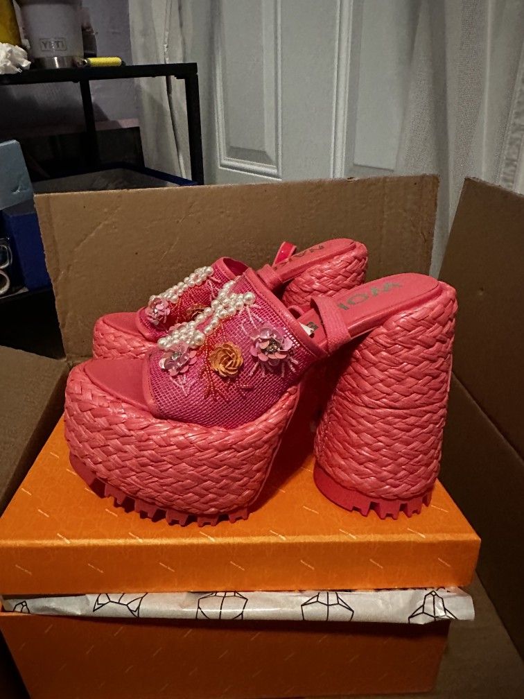 Naked Wolfe Bluebell Raffia Flowers