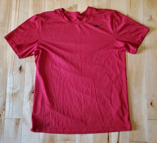 Nike Dri-Fit Red T-Shirt (M)
