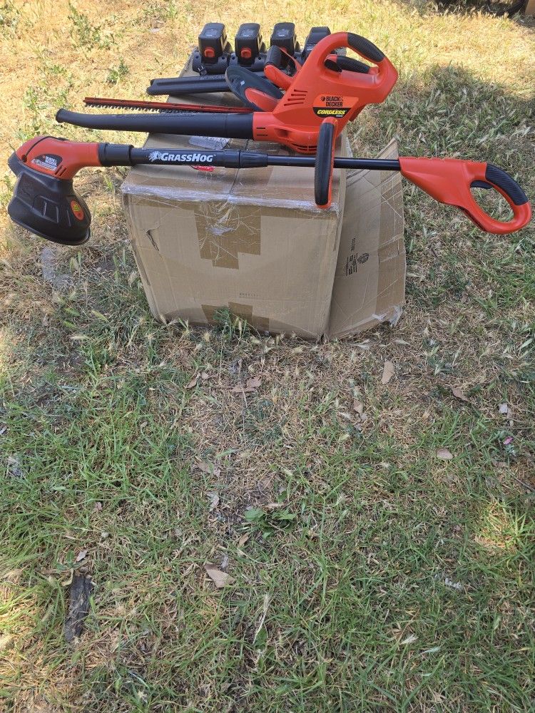 Black And Decker 18 Volt Yard Combo Kit