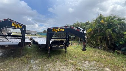 14GN gooseneck trailer 30ft