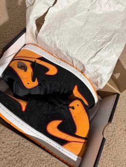 Air Jordan 1 Mid Black Orange “Fat Tongue” size 8 men