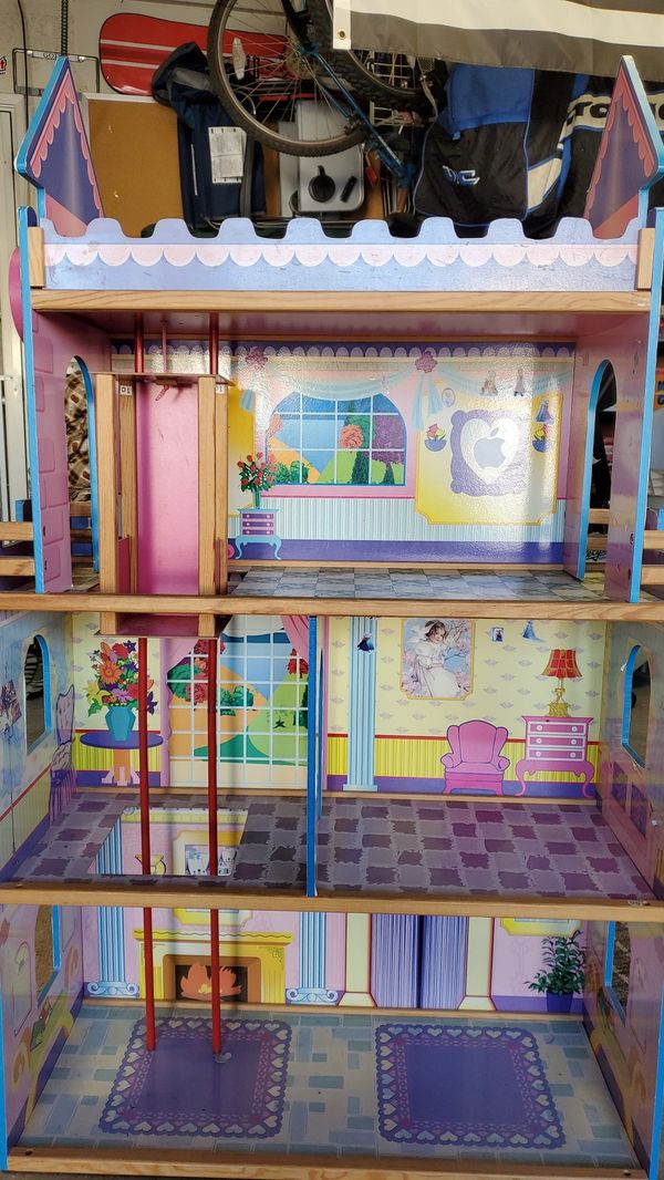 Doll house perfect for barbie! for Sale in Ontario, CA OfferUp