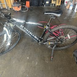 Specialized 27.5 Pitch Bike