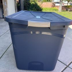 Rubbermaid Tote Bin