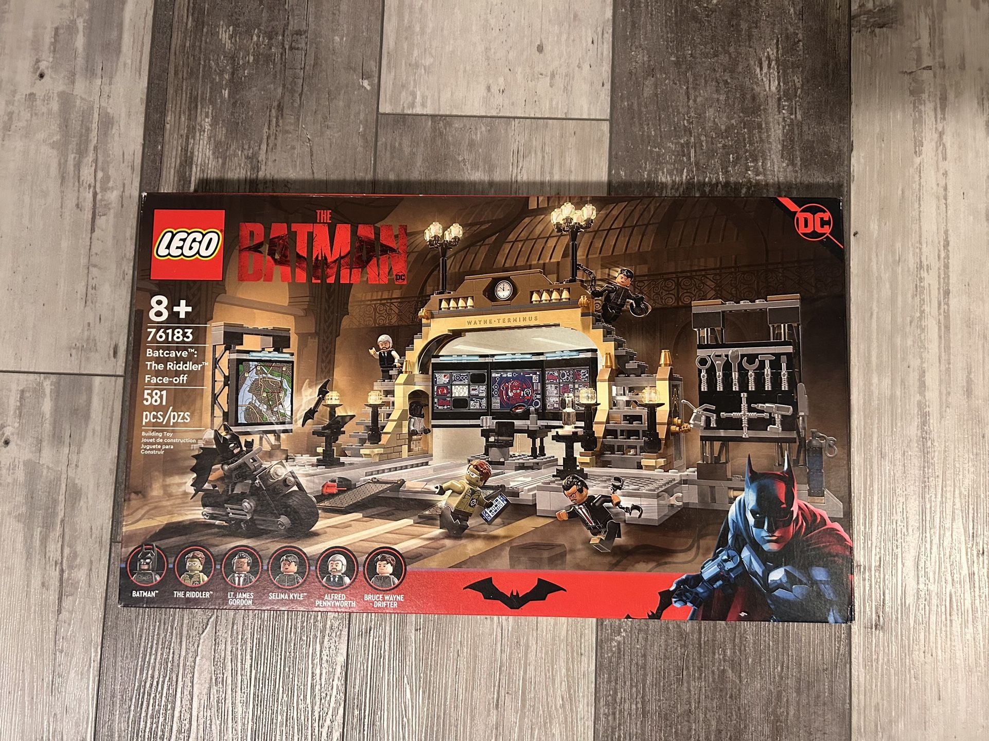 Lego 76183 Batman Batcave: The Riddler Face-off - New and Factory Sealed
