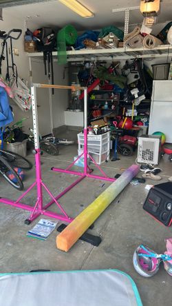 Gymnastics balance beam mat bar