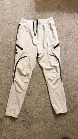 Under armour pants size medium