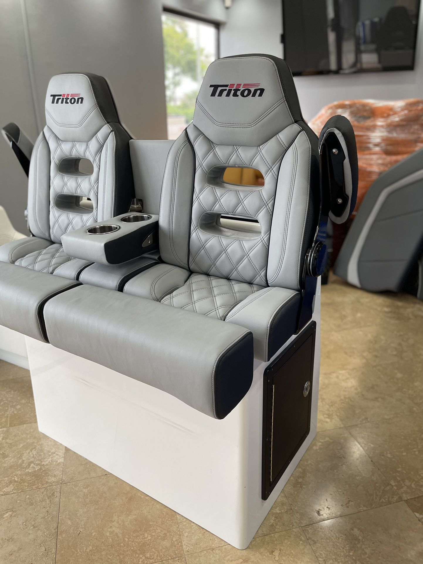 50” Wide Center Console Helm Seat 💺 Only The Seat 