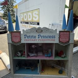 Petite princesses Display House