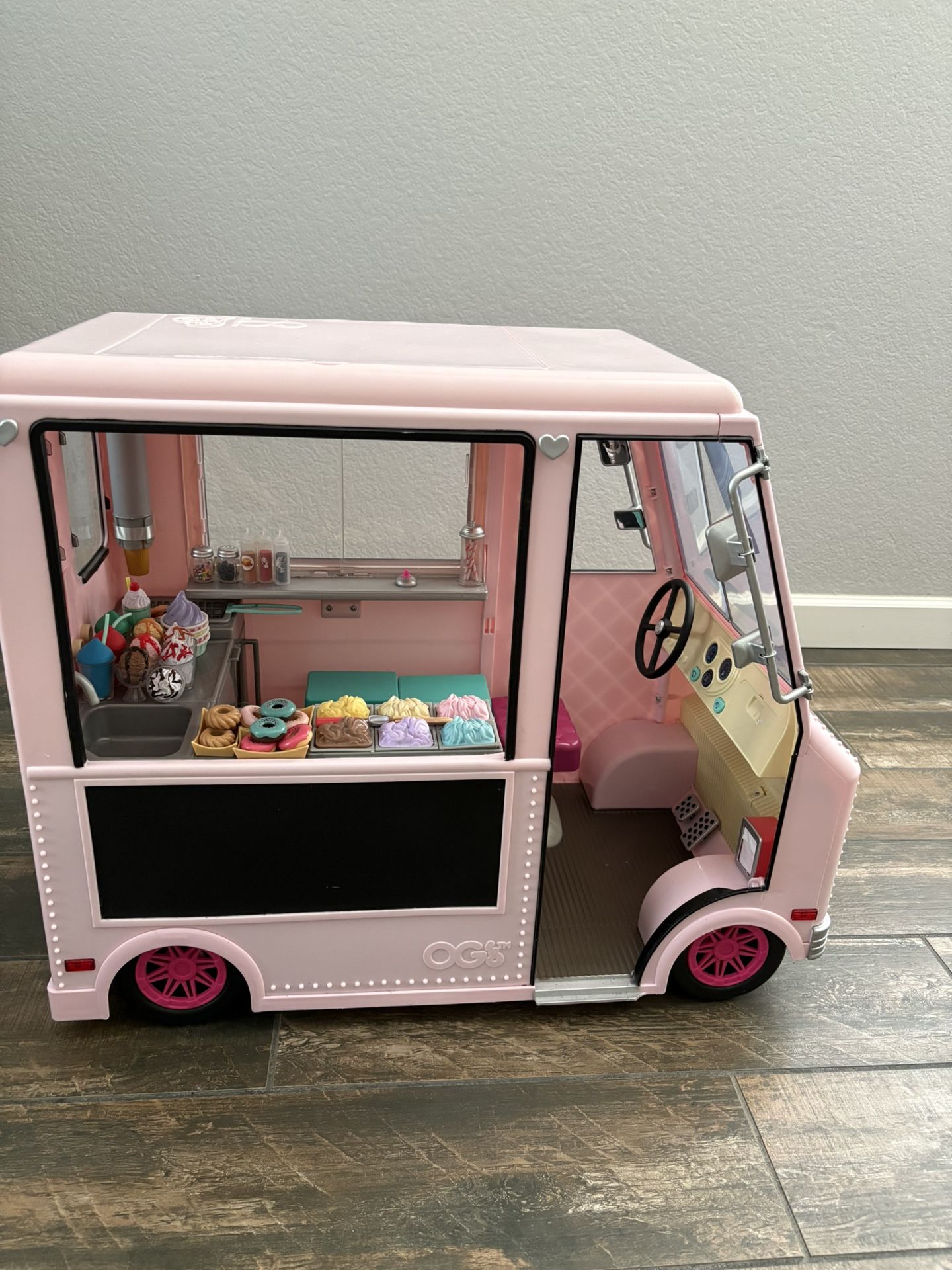 Ice Cream Truck 18” Dolls