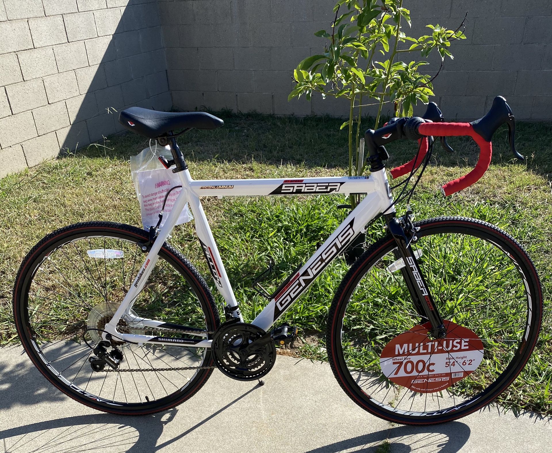 Brand new mens 700c Genesis saber 21 speed road bike