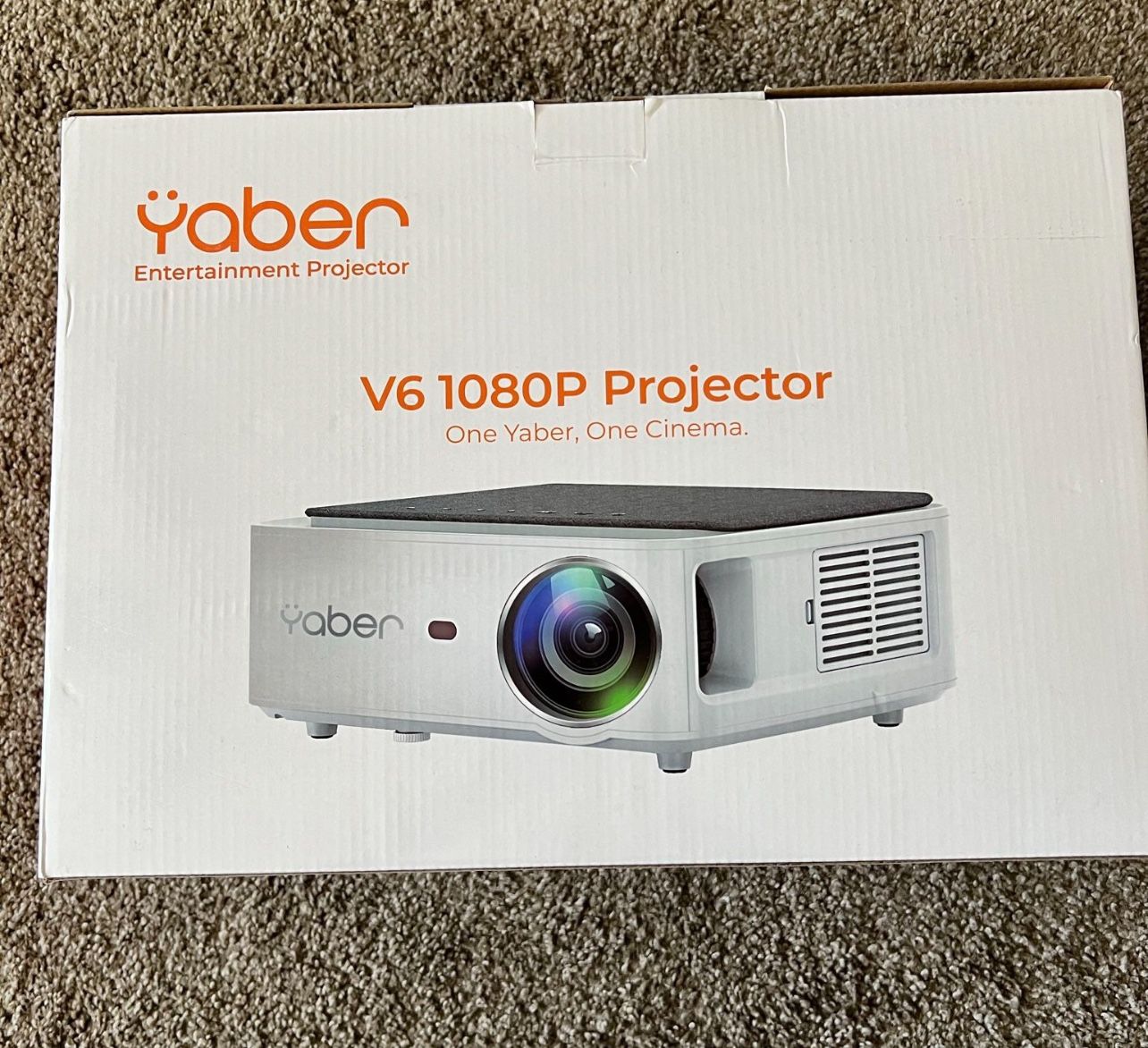 BRAND NEW - Yaber Projector With Screen