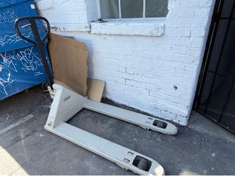 Great Condition Crown PTH 50 Hand Pallet Jack $300