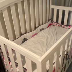 Baby Crib With Mattress 
