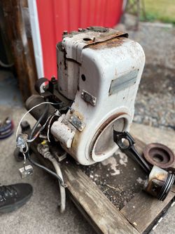 Wisconsin S14D2 gas engine