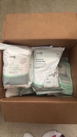 400+ Breaskmilk Storage Bags & Nursing Pads