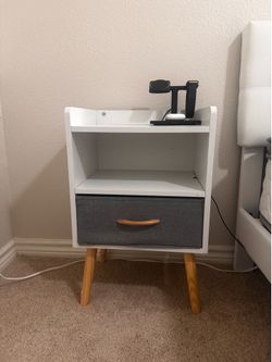 2 Nightstands W/ Drawers