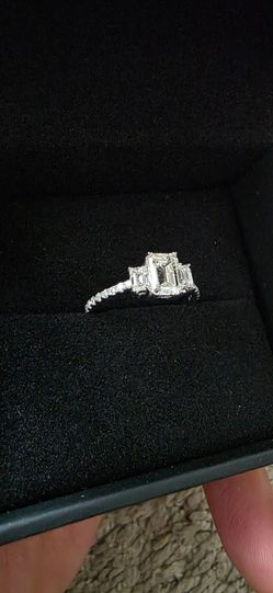 Engage Ring 💍 3 stone