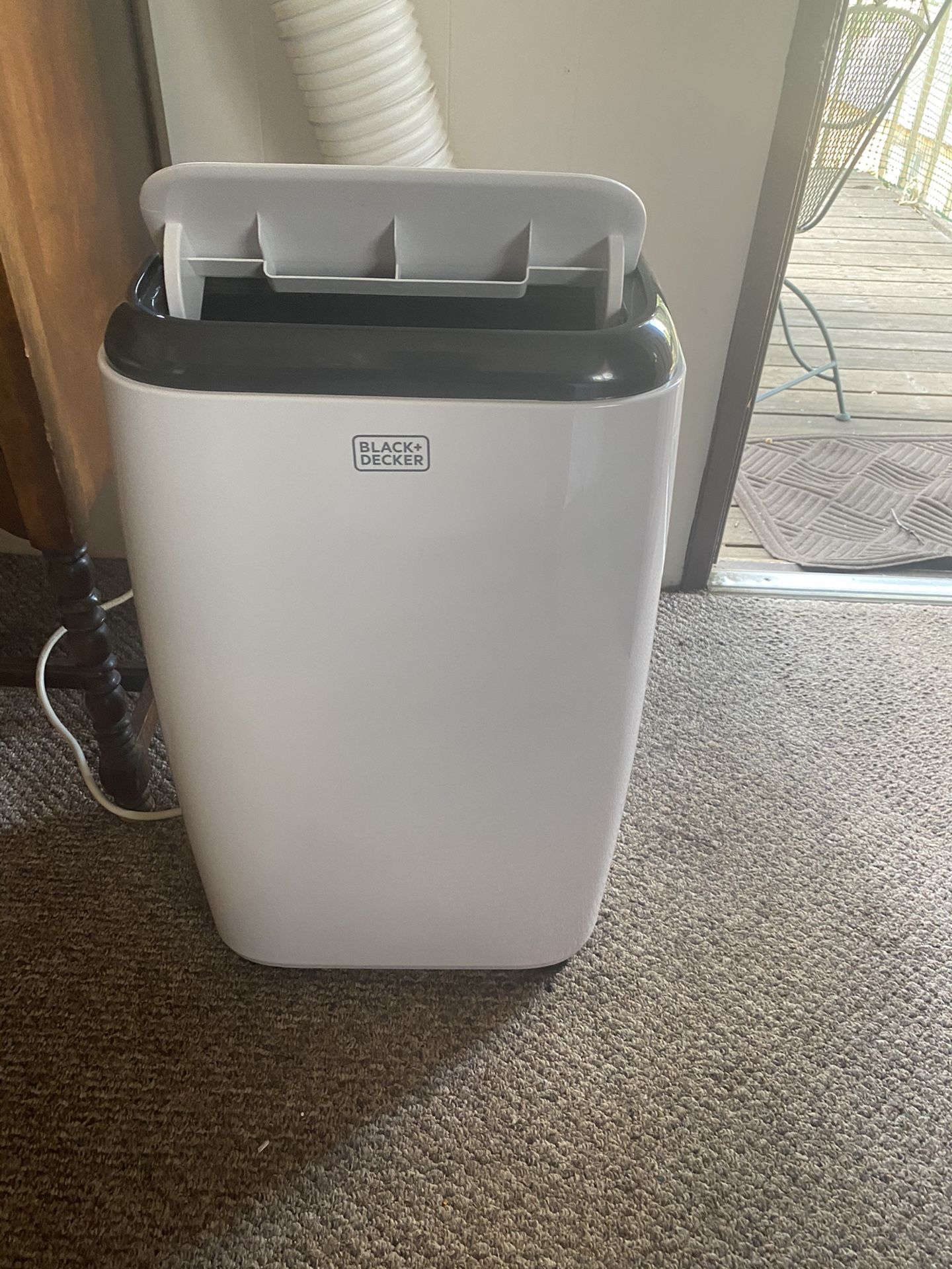 AC Unit Black And Decker (Portable)