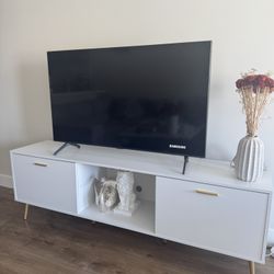 Samsung TV + Modern TV Stand – Can Sell Separately