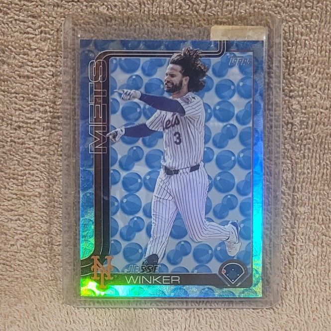 2025 TOPPS JESSE WINKER #629 HOLIDAY BEACH BALL 41/50 * MLB BASEBALL CARD NY METS