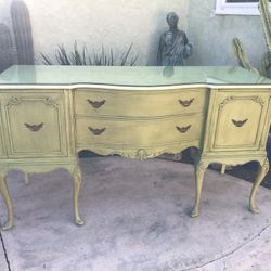 Vintage Buffet By Drexel 💚