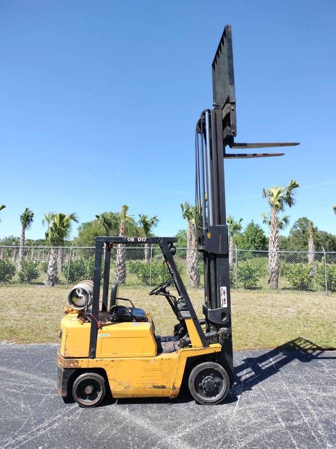 Nissan Komatsu 4000 Pound Propane Forklift Fork Lift