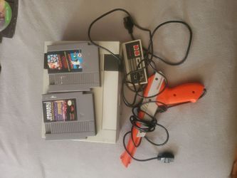 NINTENDO WITH 2 GAMES