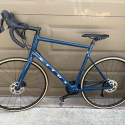 Brand new Vitus Zenium CR 105 Carbon Bike $1300