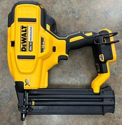 Dewalt  Brad  Nailer
