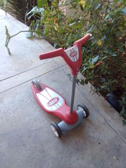 Red and silver radio flyer my 1st scooter sport designed for beginners