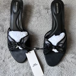 Black Kitten Heel